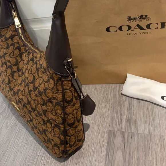 Coach Ella Shoulder Bag, Size 35.5*32.5cm*6cm - Picture 5 of 8